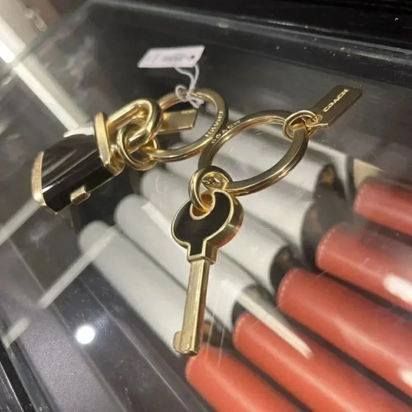 COACH LOCK AND KEY BAG CHARM KEY RING C1679 IMBLK - Picture 6 of 6